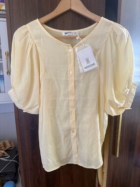 Butter Yellow Puff-Sleeve Button Front Blouse